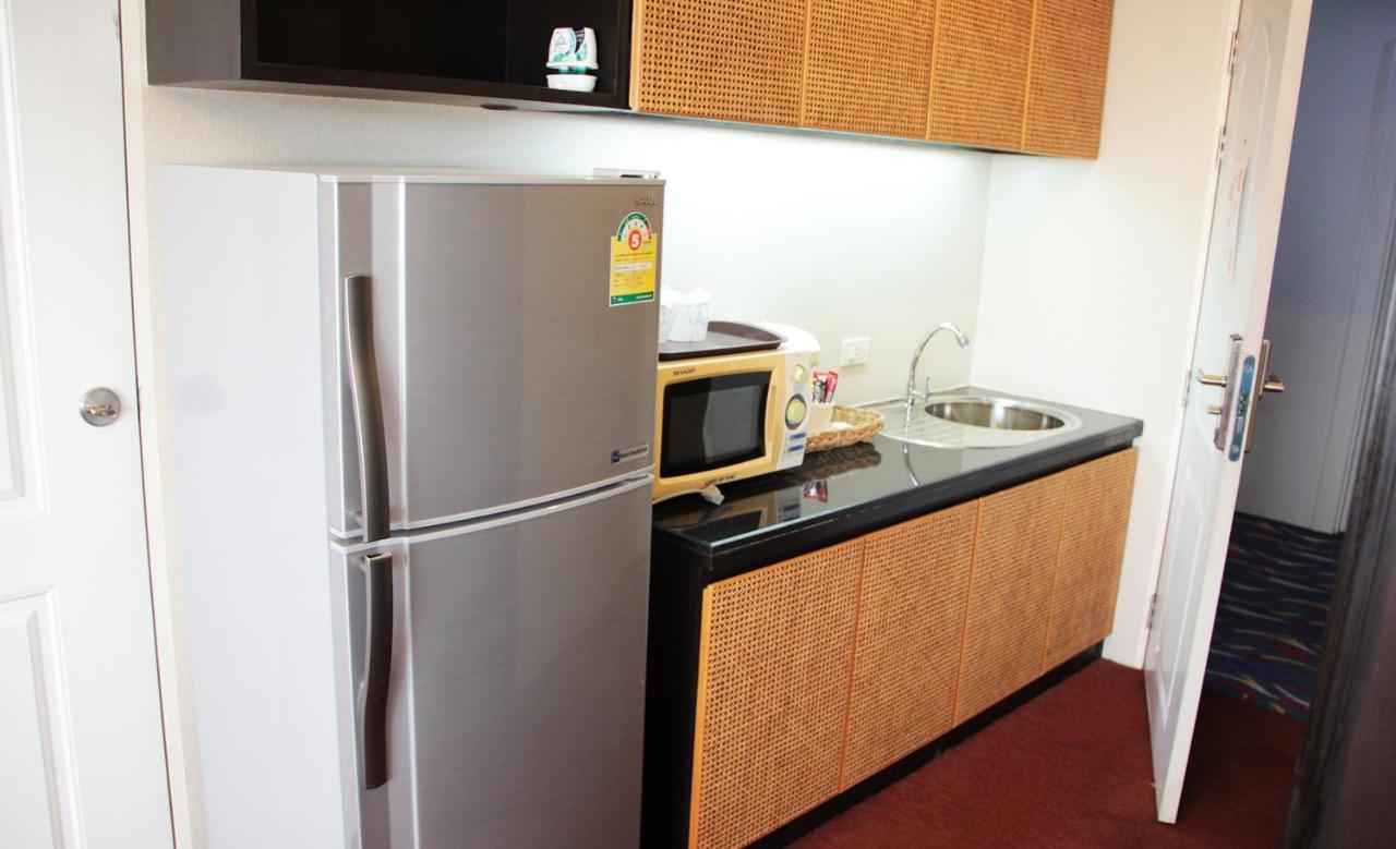 V Verve Service Apartment Hotel Чаченгсау Екстер'єр фото