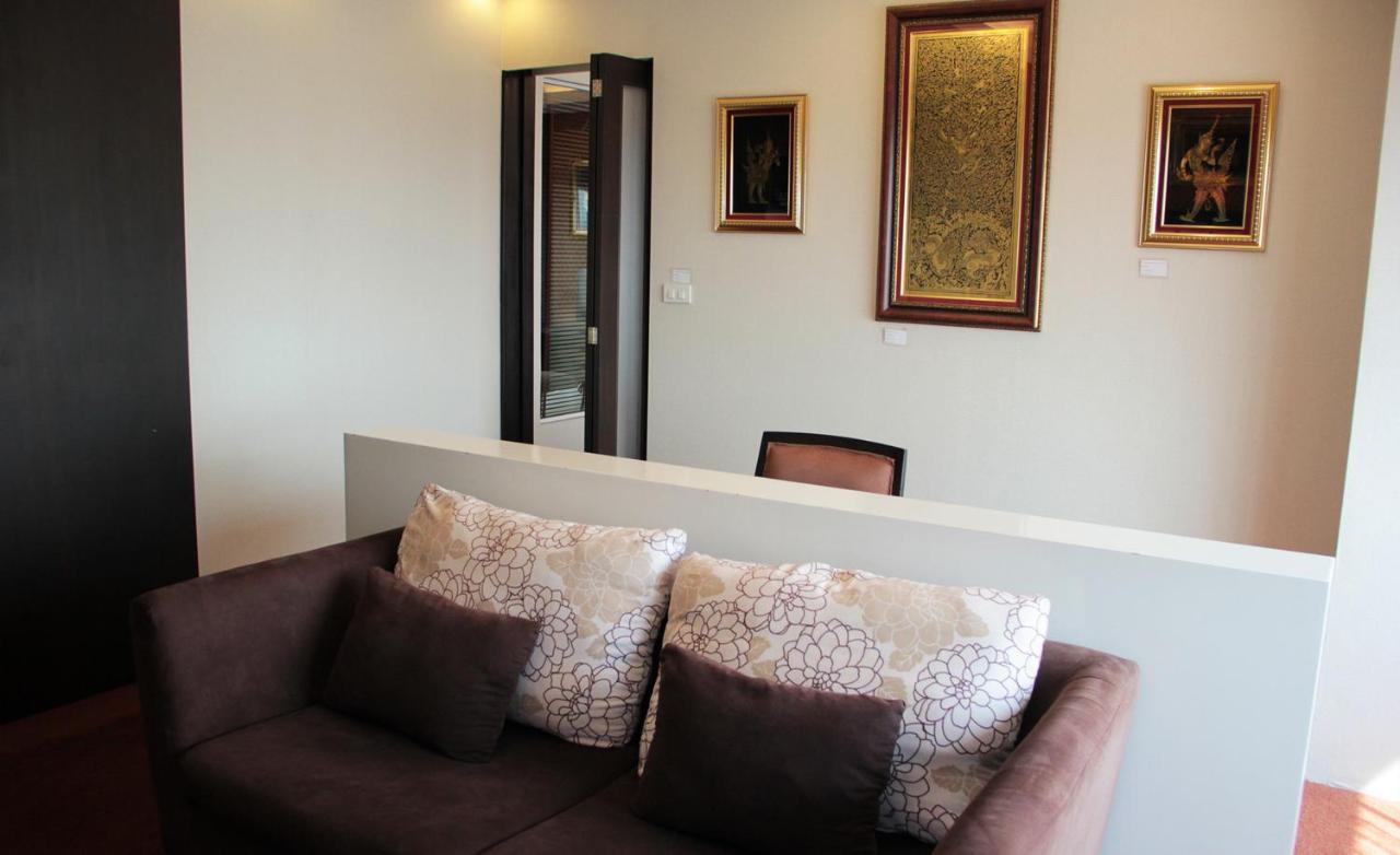 V Verve Service Apartment Hotel Чаченгсау Екстер'єр фото