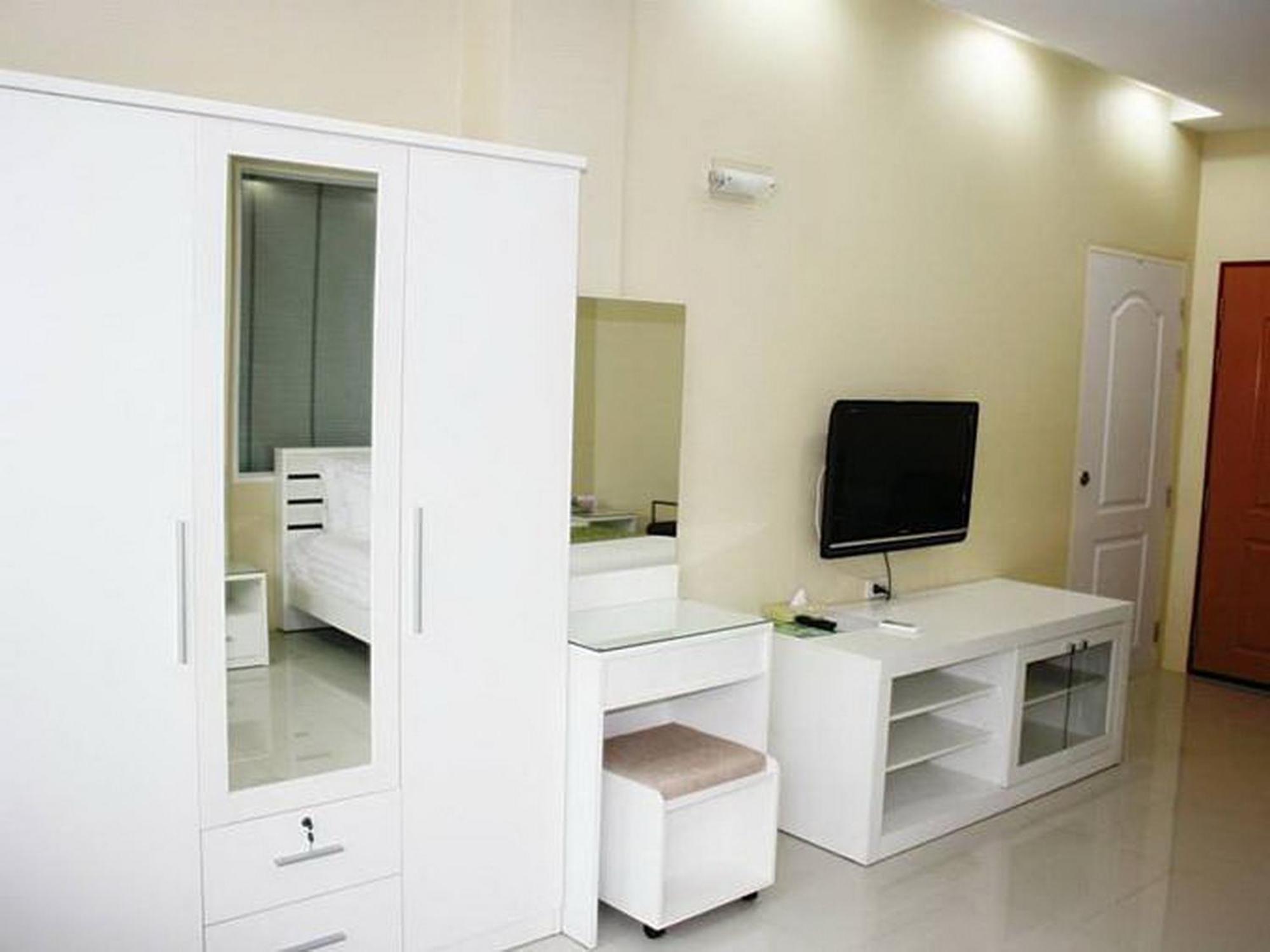 V Verve Service Apartment Hotel Чаченгсау Номер фото